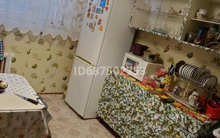 3-бөлмелі пәтер · 72 м² · 1/5 қабат, Нуркена Абдирова 10 — Рядом с Казахской школы, бағасы: 12 млн ₸ в Топаре — фото 2
