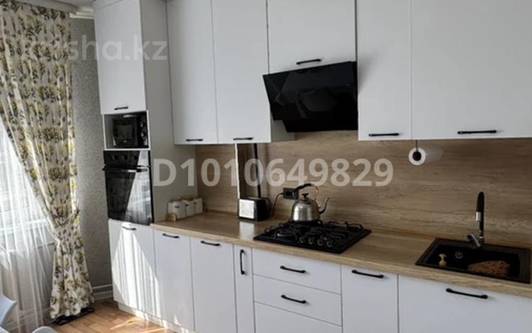 3-бөлмелі пәтер · 85 м² · 1/9 қабат, мкр Жана Орда 6, бағасы: 36 млн ₸ в Уральске — фото 2