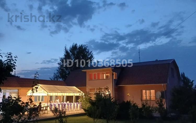 Дом · 5 комнат · 500 м², Ардагерлер 7 за 80 000 〒 в Каскелене — фото 2