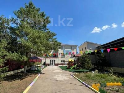Отдельный дом · 9 комнат · 650 м² · 15.6 сот., Хлудова 1/1 за 215 млн ₸ в Астане, Есильский р-н
