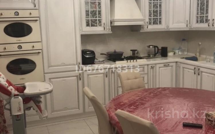 4-бөлмелі пәтер · 174 м² · 3/3 қабат, мкр Центральный 6a, бағасы: 60 млн ₸ в Атырау — фото 23