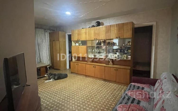 2-комнатная квартира · 48 м² · 3/4 этаж, Просп. Бухар Жырау 72 за 18 млн ₸ в Караганде, Казыбек би р-н — фото 2
