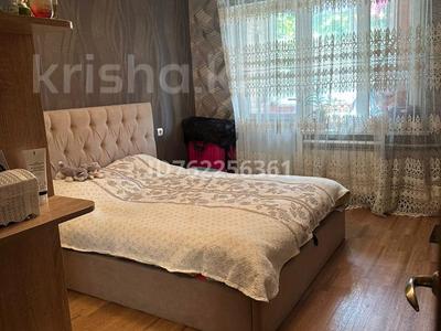 3-комнатная квартира · 65 м² · 4/5 этаж, мкр Аксай-2 72 — Саина Маречека за 39 млн 〒 в Алматы, Ауэзовский р-н
