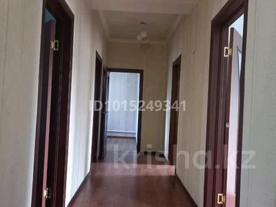 Отдельный дом · 8 комнат · 200 м² · 6 сот., С.Мендешева за 170 млн ₸ в Астане, Есильский р-н