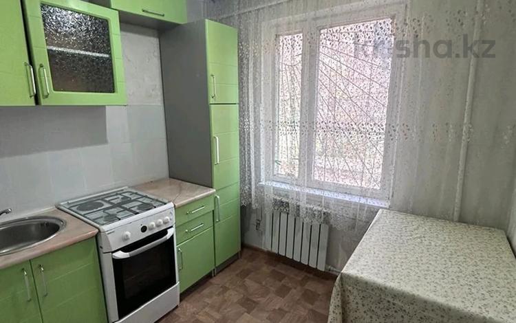 1-комнатная квартира · 31 м² · 1/5 этаж, 5мкр за 10 млн 〒 в Талдыкоргане, мкр Самал — фото 2