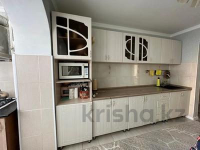 3-комнатная квартира · 75 м² · 3/7 этаж, мкр 12 за 27.2 млн 〒 в Актобе