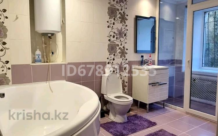 1-комнатная квартира · 43 м² · 2/9 этаж, мкр Новый Город, Пр. Нуркен Абдирова 20 — Пр. Нуркен Абдирова за 2 500 〒 в Караганде, Казыбек би р-н — фото 2