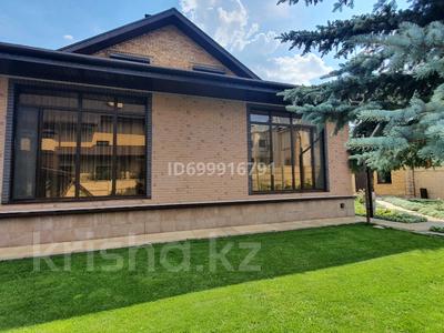 Отдельный дом · 7 комнат · 500 м² · 11 сот., мкр Михайловка — Касыма Аманжолова за 250 млн 〒 в Караганде, Казыбек би р-н
