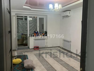2-бөлмелі пәтер · 50 м² · 1/5 қабат, Центральный ш/а., Азаттық 5 Б — Азаттық Момышұлы қиылыс, бағасы: 180 000 ₸ в Атырау, мкр Центральный