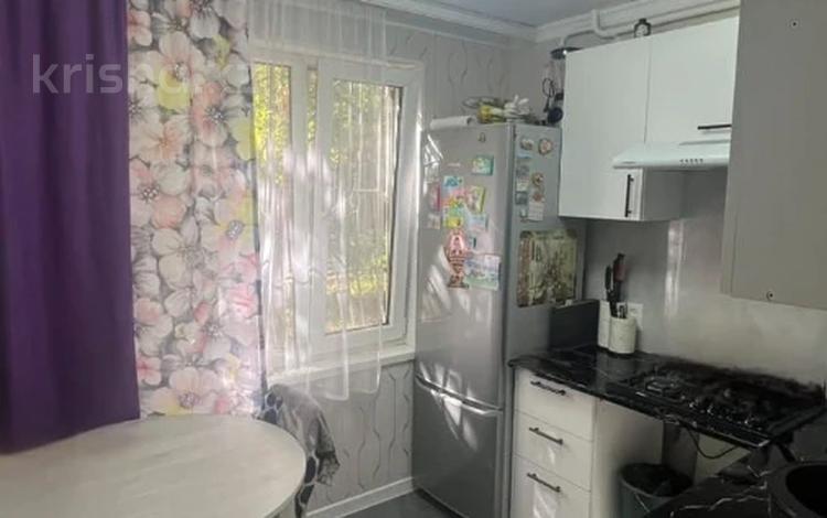 3-бөлмелі пәтер · 49.6 м² · 1/5 қабат, Циолковского, бағасы: 16 млн ₸ в Уральске — фото 2