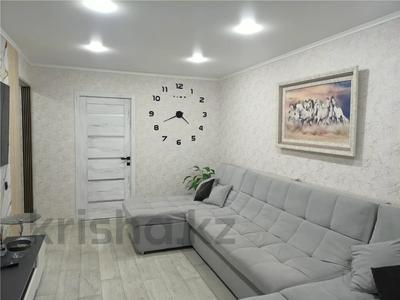 2-комнатная квартира · 43.2 м² · 1/5 этаж, 7 мик-он — Школа №27, д/с Гульдер, д/с Куаныш, школа №8, д/с Самал за 9 млн ₸ в Темиртау