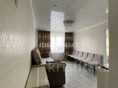 3-комнатная квартира, 65 м², 2/5 этаж, проспект абая за 12 млн 〒 в Шахтинске