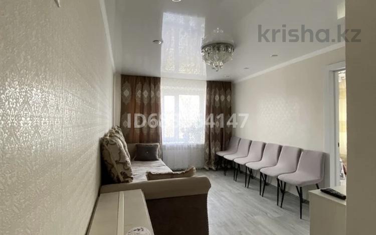 3-комнатная квартира, 65 м², 2/5 этаж, проспект абая за 12 млн 〒 в Шахтинске — фото 2