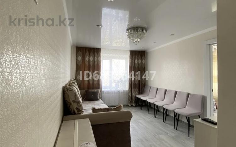 3-бөлмелі пәтер · 65 м² · 2/5 қабат, проспект абая, бағасы: 11 млн ₸ в Шахтинске — фото 2