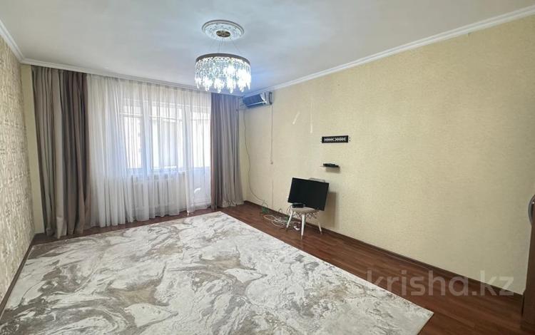 2-бөлмелі пәтер · 75 м² · 7/9 қабат, Алмагүл ш/а. 3, бағасы: 22 млн ₸ в Атырау, мкр. Алмагуль — фото 2