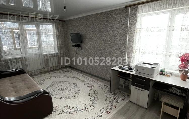 1-комнатная квартира · 35 м² · 4/5 этаж, мкр 5 7 — Электрон за 10.5 млн ₸ в Актобе — фото 2
