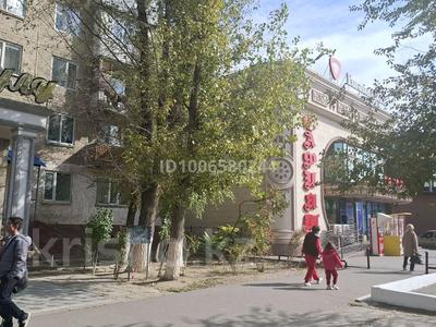 2-комнатная квартира · 45 м² · 1/5 этаж, мкр Самал 48 — Между 7 и 9 микрорайонами, возле магазина Сафият за 50 млн 〒 в Таразе