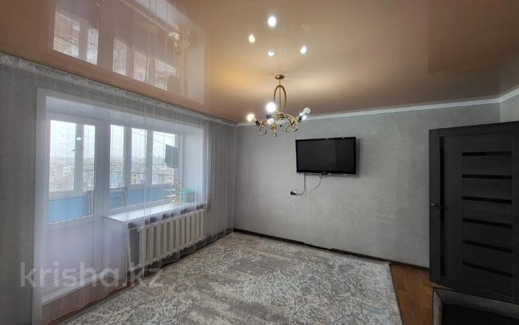 3-комнатная квартира, 54 м², 7/9 этаж, Абая за 10.5 млн 〒 в Темиртау — фото 2