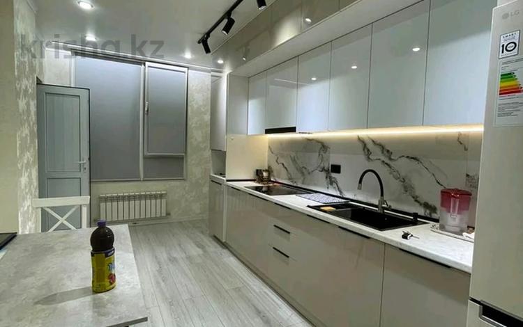 2-комнатная квартира · 76 м² · 4/16 этаж, Сырым батыра 99/3 за 280 000 ₸ в Шымкенте, Каратауский р-н — фото 2