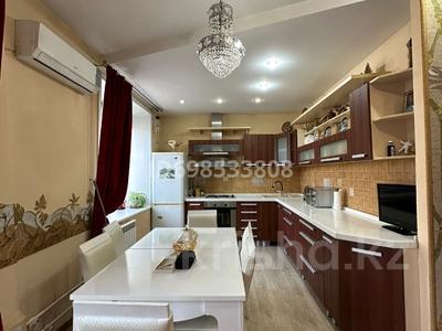 5-комнатная квартира · 168 м² · 4/4 этаж, мкр Новый Город 42 — Алиханова за 63.3 млн 〒 в Караганде, Казыбек би р-н