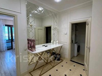 4-бөлмелі пәтер · 180 м² · 5/8 қабат, Кабанбай Батыра 13, бағасы: 750 000 ₸ в Астане, Есильский р-н