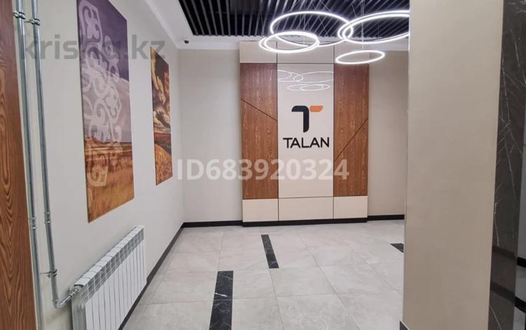 2-бөлмелі пәтер · 65 м² · 4/9 қабат, Абылхаир хана 63 — Жумагалиева, бағасы: 360 000 ₸ в Атырау — фото 2