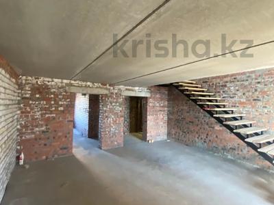 5-комнатная квартира · 139 м² · 9/10 этаж, Жабаева за 56 млн 〒 в Петропавловске