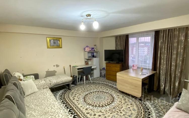 2-бөлмелі пәтер · 74 м² · 9/10 қабат, Казыбек Би 7/4, бағасы: 24 млн ₸ в Усть-Каменогорске — фото 11
