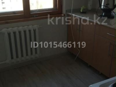2-комнатная квартира · 47 м² · 5/5 этаж, Нез 37 — 2 квартира жалга бериледи,5 этаж,1 мектеппен 4 мектепке жакын,уй таза.Уйде титан мен кухня гарнитур,печь бар.Ай сайын оплата 80 мын+ ком услуга за 80 000 ₸ в Сатпаев