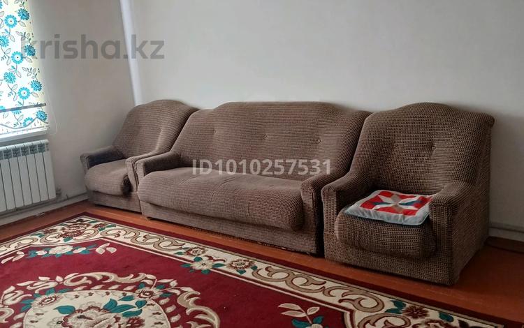 Отдельный дом · 2 комнаты · 100 м² · 8 сот., мкр Алтын Орда, Мкр Алтын Орда өскен өңір 95 за 70 000 ₸ в Шымкенте, Каратауский р-н — фото 2