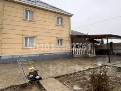 Жеке үй · 7 бөлме · 152 м² · 10 жүзд., Сары арқа 30 — Қабанбай Батыр көшесіне бұрылғандағы 1 інші көшесіндегі Ақ 2 этаж ұй, бағасы: 39 млн ₸ в Талдыкоргане, село Ынтымак