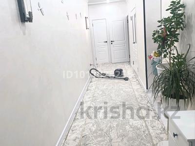 3-бөлмелі пәтер · 98.2 м² · 1/3 қабат, Мкр. Арай-2 16, бағасы: 33 млн ₸ в Таразе