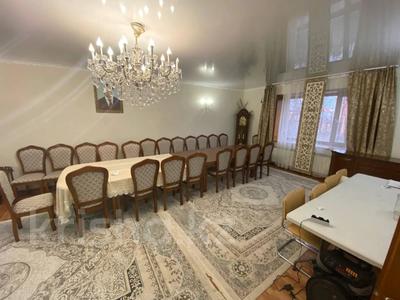 Отдельный дом · 7 комнат · 399.2 м² · 18 сот., Аубакирова 267 за 95 млн ₸ в Мичуринское
