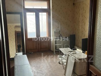 2-комнатная квартира · 60 м² · 3/3 этаж, Старый город, Уалиханова 14 за 15 млн 〒 в Актобе