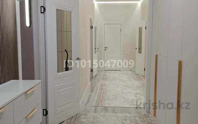 3-бөлмелі пәтер · 122.5 м² · 4/5 қабат, Алтын орда ш/а. 29/2, бағасы: 40 млн ₸ в Актобе, мкр. Алтын орда — фото 2