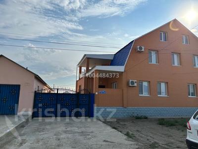 Жеке үй · 6 бөлме · 240 м² · 10 жүзд., Береке, Аль- Фараби 8 — П. память ильича , Аль-фараби, бағасы: 49 млн ₸ в Атырау, Береке (Память Ильича)