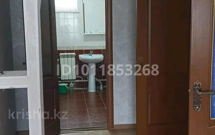 Отдельный дом · 5 комнат · 120 м² · 12 сот., ул. Озбек акына за 38 млн ₸ в Таразе — фото 8