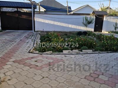 Отдельный дом · 8 комнат · 300 м² · 8 сот., мкр Самал-2, Мкр Самал-2 ул. келешек 9 — Возле дендропарка за 130 млн ₸ в Шымкенте, Абайский р-н