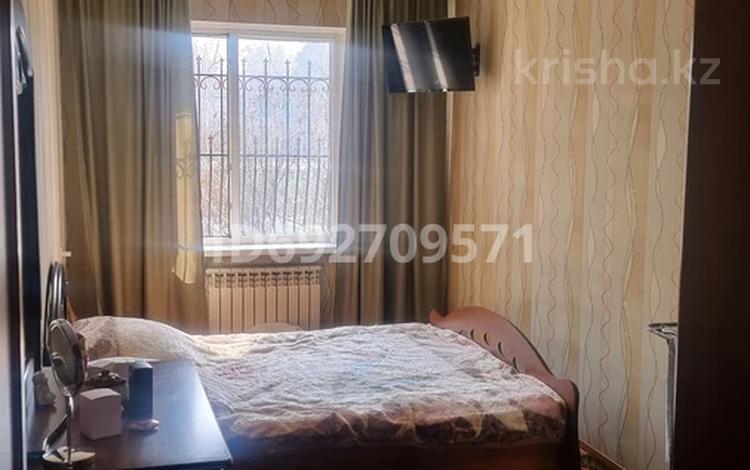 3-комнатная квартира, 59 м², 2/5 этаж, мкр Тастак-1 15 за 36 млн 〒 в Алматы, Ауэзовский р-н — фото 2