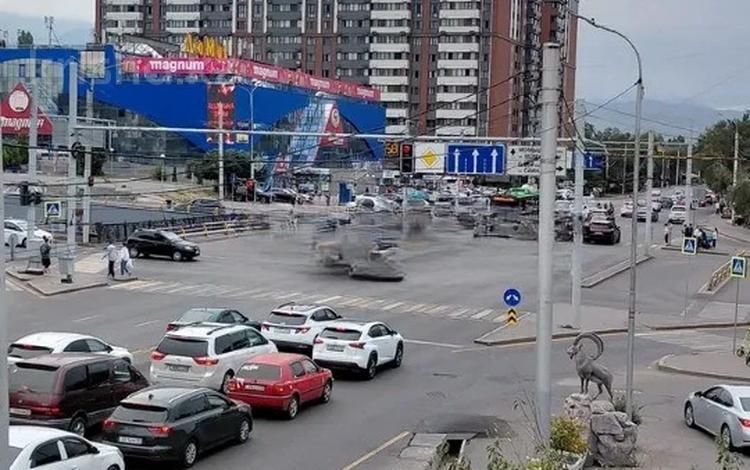2-комнатная квартира · 43 м² · 3/4 этаж, мкр №10 А, мкр №10 А -- Лучшее предложение на рынке 13 за 26.9 млн ₸ в Алматы, Ауэзовский р-н — фото 2