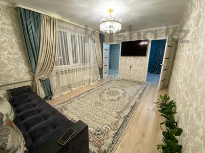 3-комнатная квартира, 60 м² помесячно, Самал 18 за 140 000 〒 в Талдыкоргане, мкр Самал