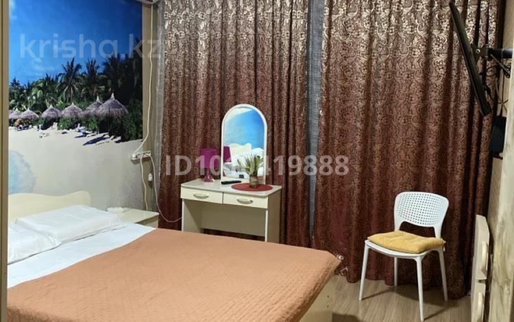 2-комнатная квартира · 58 м² · 4/5 этаж, 7-й мкр, 7-й мкр16 п/дНабережная 16дом — Центр.Вдоль сквера от Вечного огня за 10 000 ₸ в Актау — фото 2