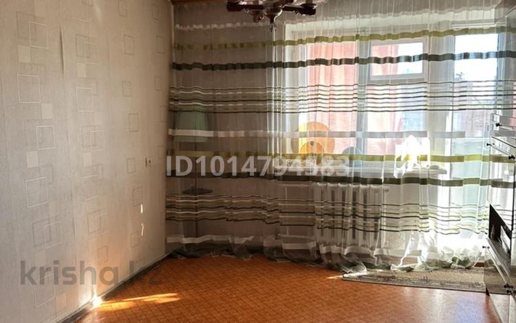 3-бөлмелі пәтер · 54 м² · 4/5 қабат, Комсомольская 11/1, бағасы: 11 млн ₸ в Алтае — фото 2