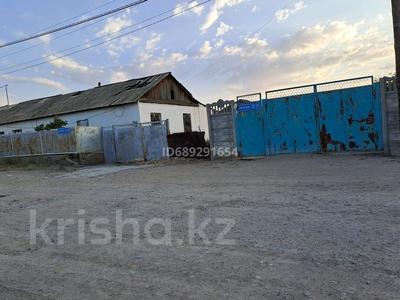 Отдельный дом • 5 комнат • 90 м² • 7 сот., Наурызбек 11 за 3.9 млн 〒 в Таразе