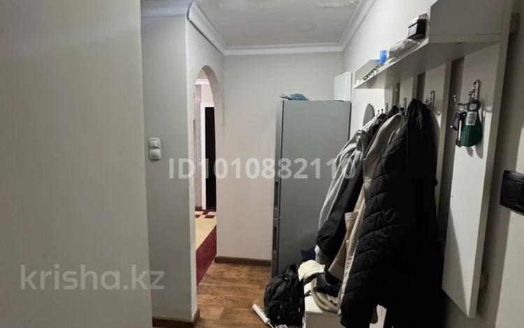 3-комнатная квартира · 50 м² · 2/5 этаж, мкр 5 есет батыр 142 за 160 000 ₸ в Актобе — фото 2