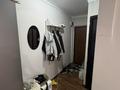 3-комнатная квартира · 50 м² · 2/5 этаж, мкр 5 есет батыр 142 за 160 000 ₸ в Актобе — фото 2