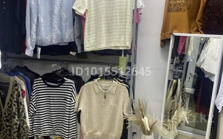 Действующий отдел женской одежды · 15 м², бағасы: 1 ₸ в Караганде, Алихана Бокейханова р-н — фото 2