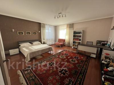 5-комнатная квартира · 215 м² · 4/8 этаж, мкр Новый Город, Абая за 138 млн 〒 в Караганде, Казыбек би р-н