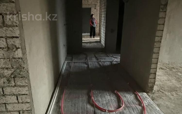 3-комнатная квартира · 91.3 м² · 3/5 этаж, мкр. Алтын орда, ораз татеулы 100б за 24 млн ₸ в Актобе — фото 7
