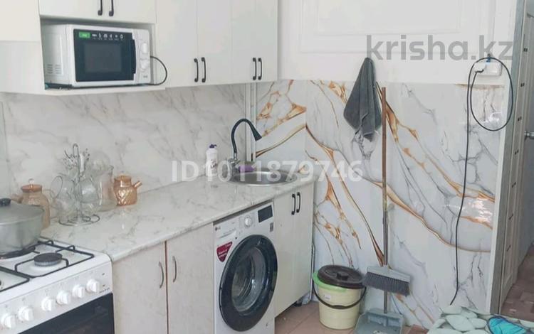 3-бөлмелі пәтер · 64 м² · 2/9 қабат, 6-й мкр., бағасы: 15 млн ₸ в Темиртау — фото 2